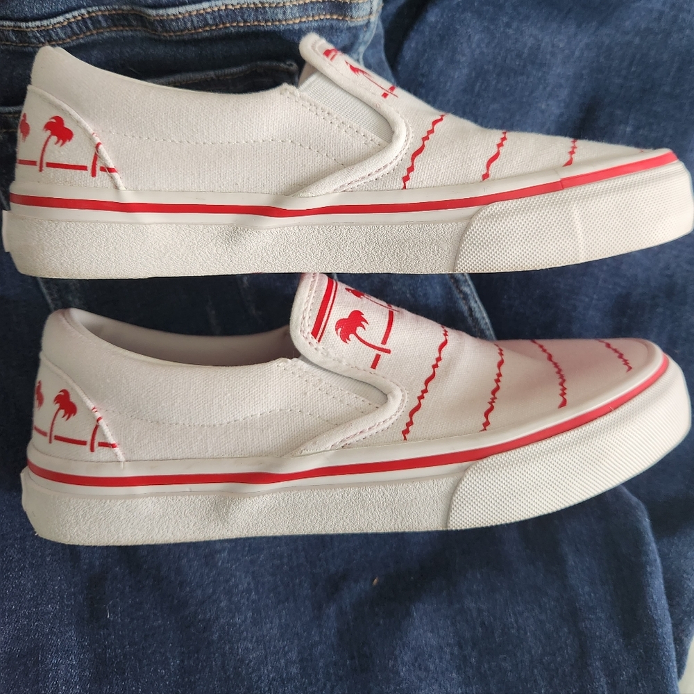 IN-N-OUT Burger Drink Cup Shoes - Picture 8 of 9
